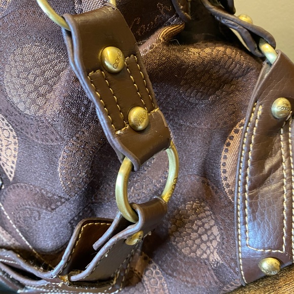 EUC Coach shoulder bag brown tan with gold accents - Picture 8 of 16